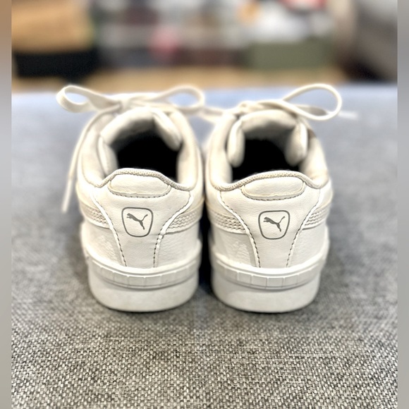 White classic lace-up Puma running shoes - Picture 6 of 8